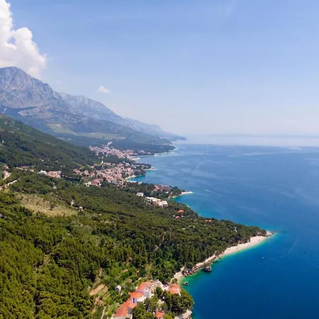 Apartment Apartments With A Parking Space Brela, Makarska - 4872